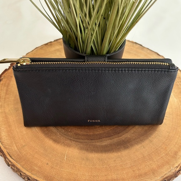 Fossil Laine Pebbled Leather Clutch / Wallet Black w/ Gold Hardware. EUC. - Picture 1 of 16